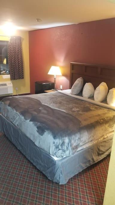 Hotel 2 Queen Beds Hotel Room 106 Wi-Fi Booking Stillwater Dış mekan fotoğraf